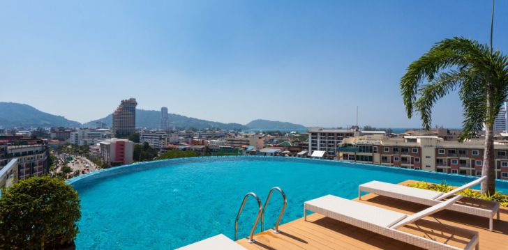 Apsistokite THE MARINA PHUKET HOTEL viešbutyje už gerą kainą.