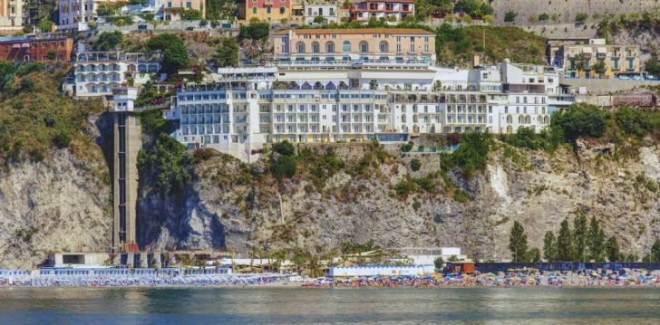 apsistokite LLOYD'S BAIA HOTEL viešbutyje už gerą kainą. 
