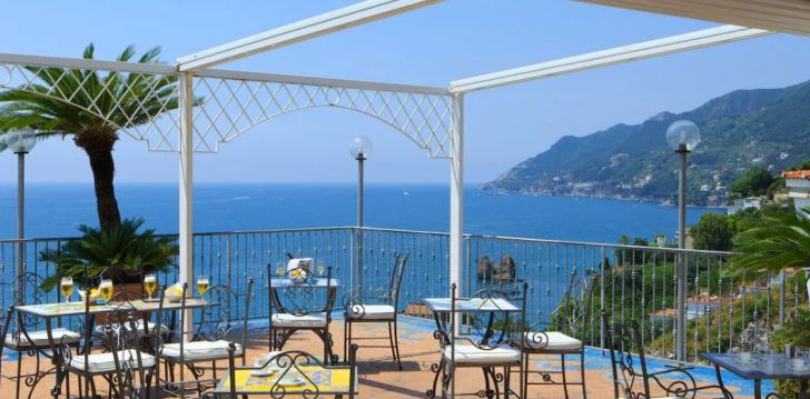 atostogos Italija – apsistokite viešbutyje LLOYD'S BAIA HOTEL
