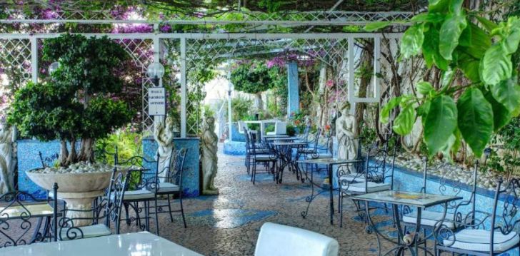 viešbutis LLOYD'S BAIA HOTEL įsikūręs Italija. 