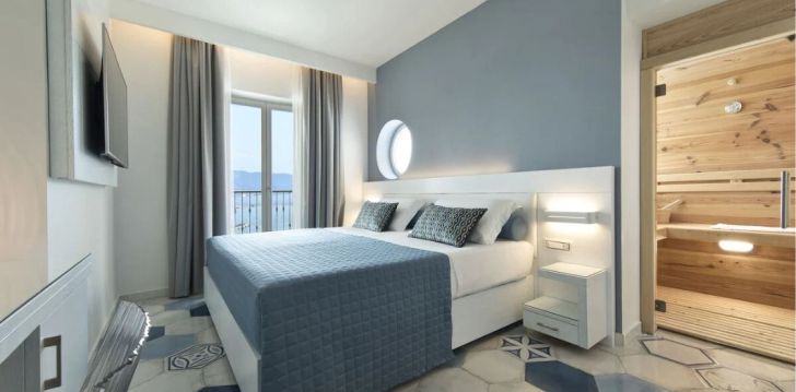 tavęs laukia poilsis Italija įsikūrusiame LLOYD'S BAIA HOTEL