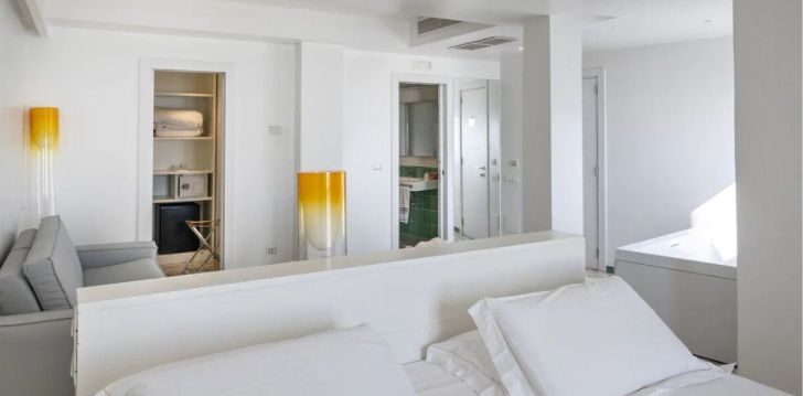 Tavęs laukia poilsis Italija įsikūrusiame LLOYD'S BAIA HOTEL