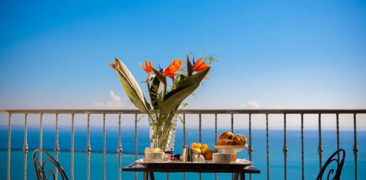 Saulės kupinos atostogos Amalfio pakrantėje, 4* LLOYD’S BAIA HOTEL viešbutyje! 32