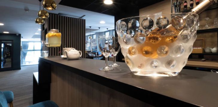 Viešbutis NEMEA APPART'HOTEL NICE RIVIERA įsikūręs Prancūzija. 