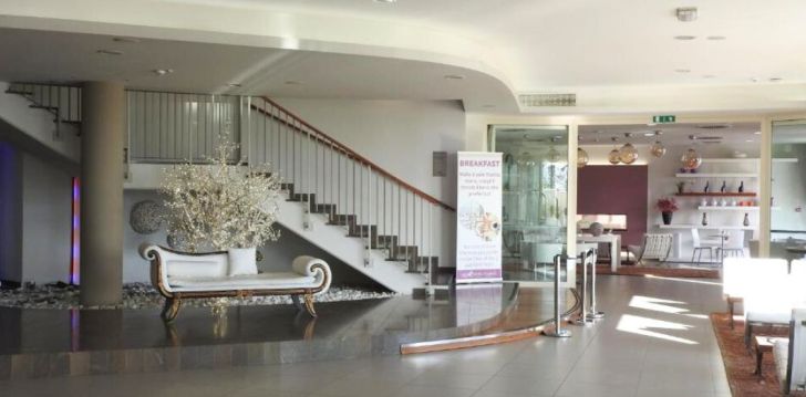 nepraleisk progos pailsėti už gerą kainą - viešbutyje YES HOTEL TOURING