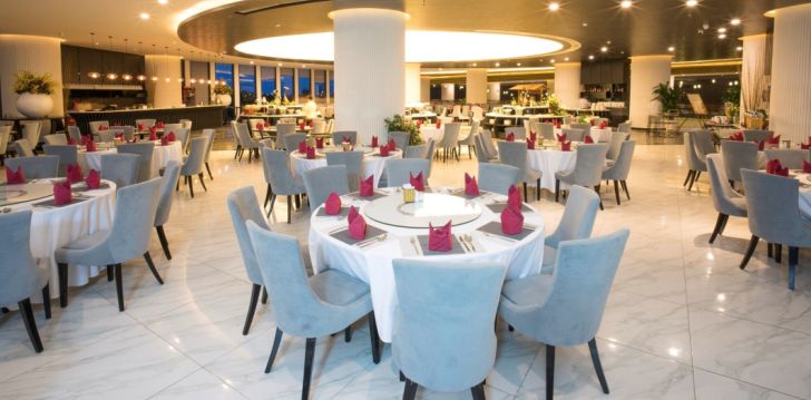 Viešbutis MUONG THANH LUXURY PHU QUOC HOTEL įsikūręs Vietnamas.