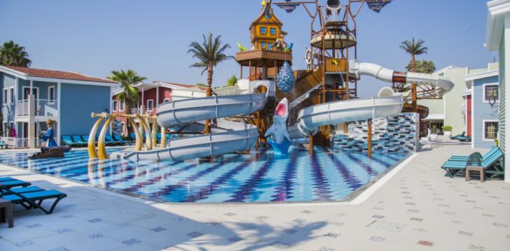 Tavęs laukia poilsis Turkija įsikūrusiame CRYSTAL CLUB WORLD OF COLOURS