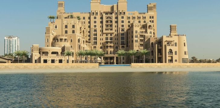 Viešbutis SHERATON SHARJAH BEACH RESORT & SPA įsikūręs JAE.