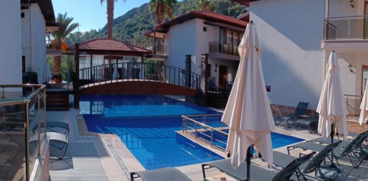 apsistokite DOLPHIN APART & HOTEL viešbutyje už gerą kainą. 