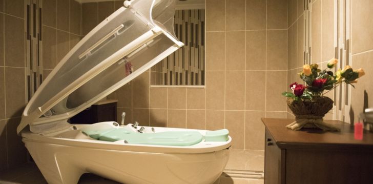 apgyvendinimas 5* X LIFE HOTEL