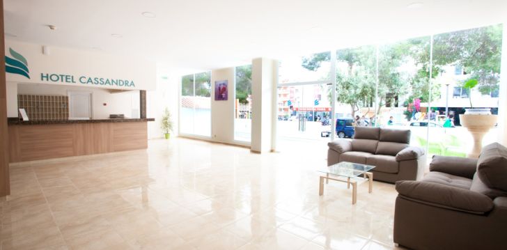 planuoji kelionę į Ispanija? apsistokite 3 viešbutyje HOTEL CASSANDRA.