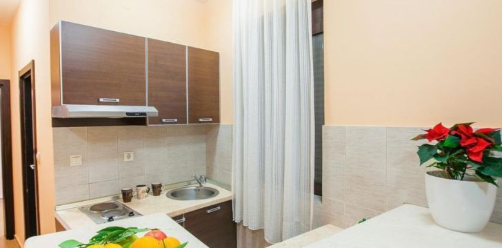 rinkitės viešbutį APARTMENTS AZUR kelionei į Juodkalnija