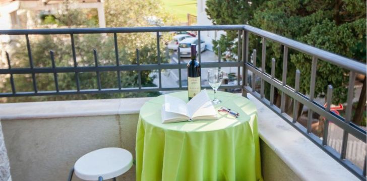 tavęs laukia poilsis Juodkalnija įsikūrusiame APARTMENTS AZUR
