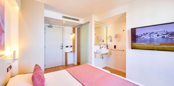Apsistokite MLL MEDITERRANEAN BAY (ADULTS ONLY 18+) viešbutyje už gerą kainą.