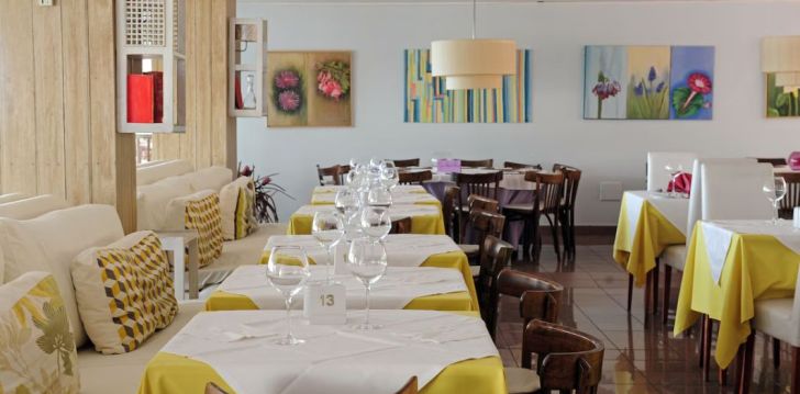 Viešbutis FLORASOL RESIDENCE HOTEL įsikūręs Portugalija. 