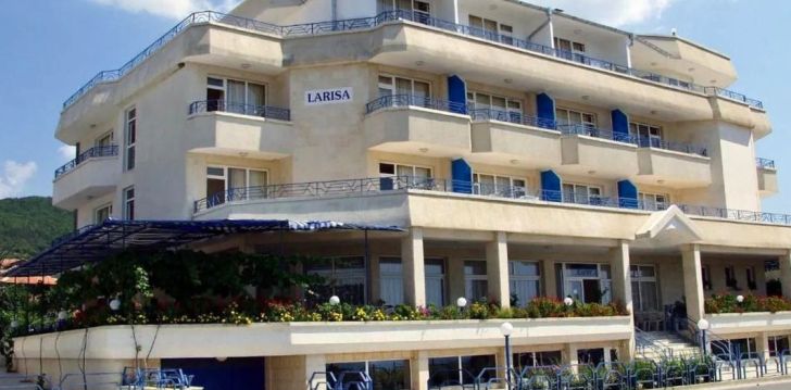 Apsistokite LARISA 1&2 viešbutyje už gerą kainą. 