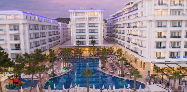 atostogos Albanija – apsistokite viešbutyje GRAND BLUE FAFA