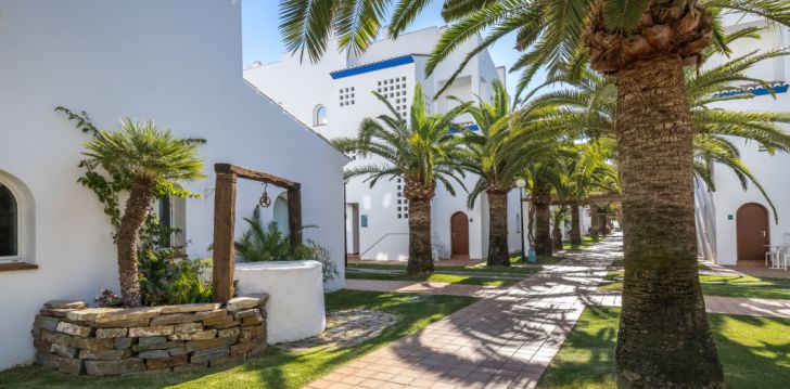 apsistokite OCCIDENTAL TORREMOLINOS PLAYA viešbutyje už gerą kainą.