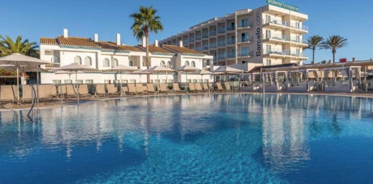 apsistokite OCCIDENTAL TORREMOLINOS PLAYA viešbutyje už gerą kainą.
