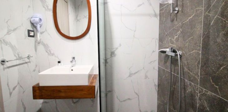 viešbutis SUNWAY įsikūręs Albanija. 