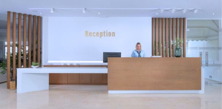 Apgyvendinimas 4* NIRIIDES BEACH HOTEL