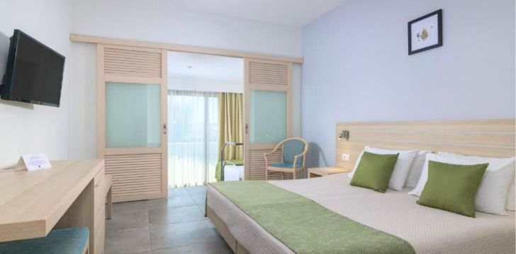 Apsistokite NIRIIDES BEACH HOTEL viešbutyje už gerą kainą. 