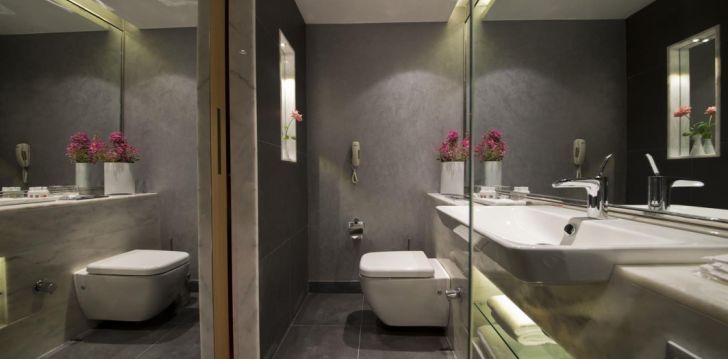 Apgyvendinimas 5* AKRA HOTEL