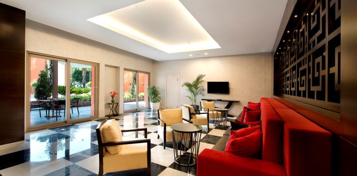 Apsistokite AKRA V HOTEL viešbutyje už gerą kainą. 