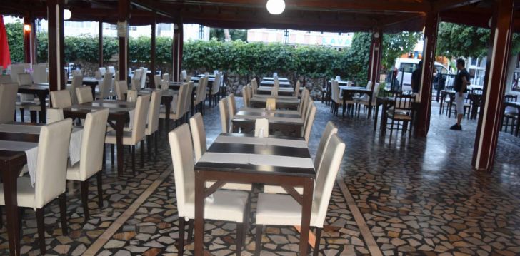 Tavęs laukia poilsis Turkija įsikūrusiame ARES CITY HOTEL