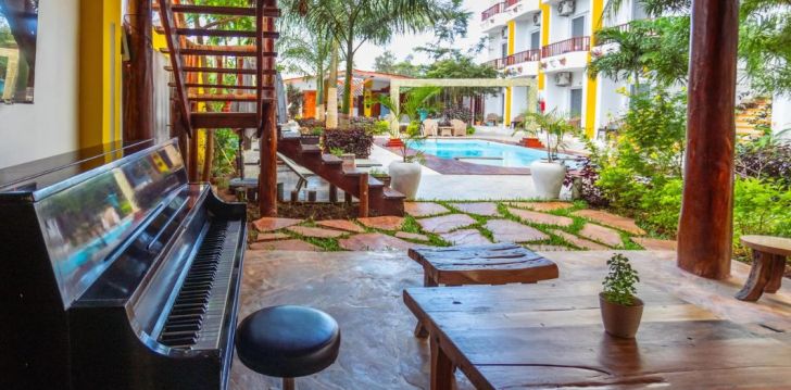 Viešbutis GOLDEN NUNGWI HOTEL įsikūręs .