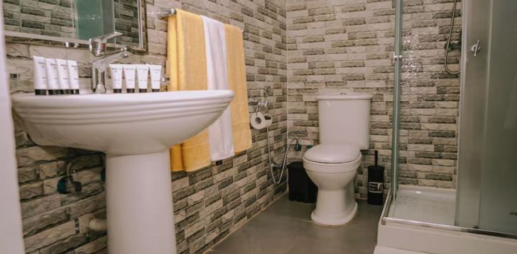 apsistokite GOLDEN NUNGWI HOTEL viešbutyje už gerą kainą.