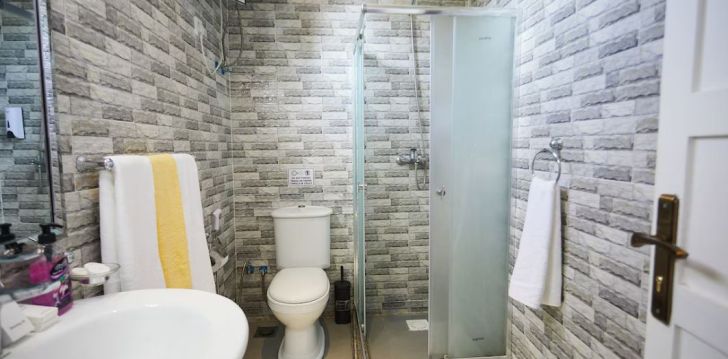 Viešbutis GOLDEN NUNGWI HOTEL įsikūręs .