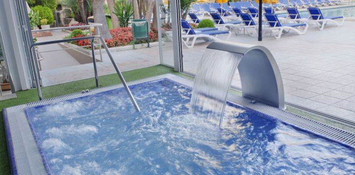 apsistokite HOTEL GHT OASIS PARK & SPA viešbutyje už gerą kainą.