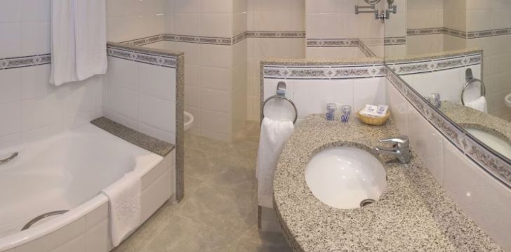 viešbutis HOTEL GHT OASIS PARK & SPA įsikūręs Ispanija.