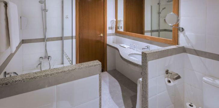 planuoji kelionę į Ispanija? apsistokite 4 viešbutyje HOTEL GHT OASIS PARK & SPA. 