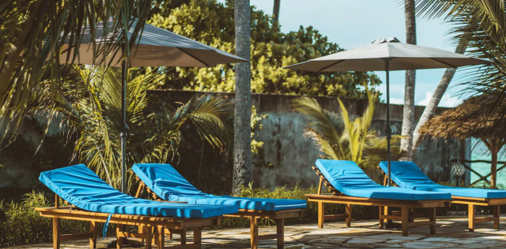 apsistokite SUNNY PALMS BEACH BUNGALOWS viešbutyje už gerą kainą.