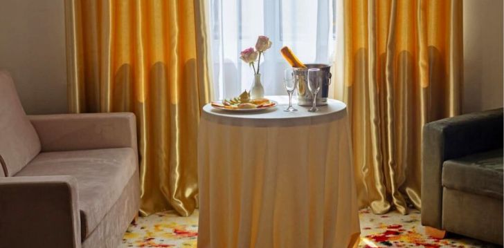 rinkitės viešbutį SUN HOTEL DURRES kelionei į Albanija