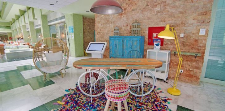 rinkitės viešbutį HOLIDAY WORLD RIWO HOTEL kelionei į Ispanija