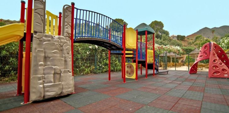 apgyvendinimas 4* HOLIDAY WORLD RIWO HOTEL