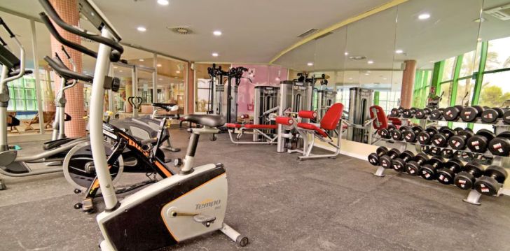 rinkitės viešbutį HOLIDAY WORLD RIWO HOTEL kelionei į Ispanija