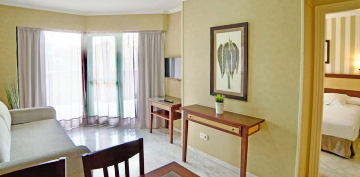 planuoji kelionę į Ispanija? apsistokite 4 viešbutyje HOLIDAY WORLD RIWO HOTEL.