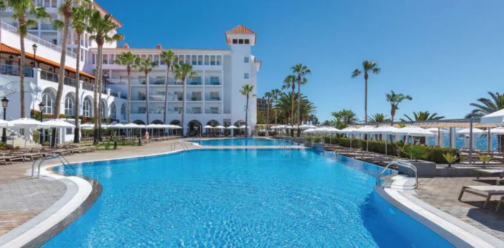 planuoji kelionę į Portugalija? apsistokite 4 viešbutyje RIU MADEIRA. 