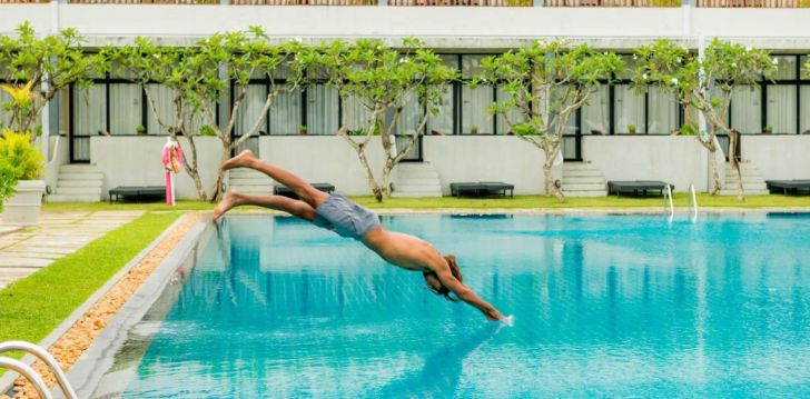 Apsistokite 4 dienų pažintinė programa + poilsis 5* THE BLUE WATER RESORT & SPA viešbutyje už gerą kainą.