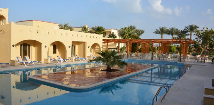 Apsistokite ROMANCE REGENCY CLUB (ADULT ONLY) viešbutyje už gerą kainą. 