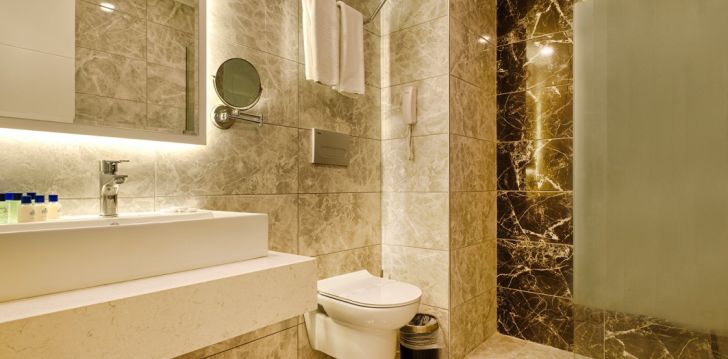 Viešbutis GRAND UYSAL BEACH & SPA įsikūręs Turkija.