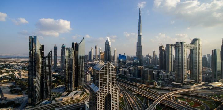 Viešbutis COPTHORNE HOTEL SHARJAH įsikūręs JAE. 