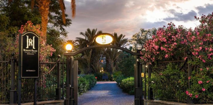 Viešbutis ROMANO PALACE LUXURY HOTEL įsikūręs Italija.
