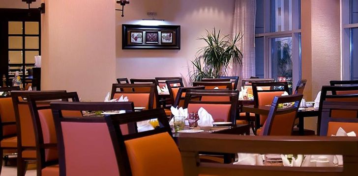 Atostogos JAE – apsistokite viešbutyje HOLIDAY INN ABU DHABI DOWNTOWN