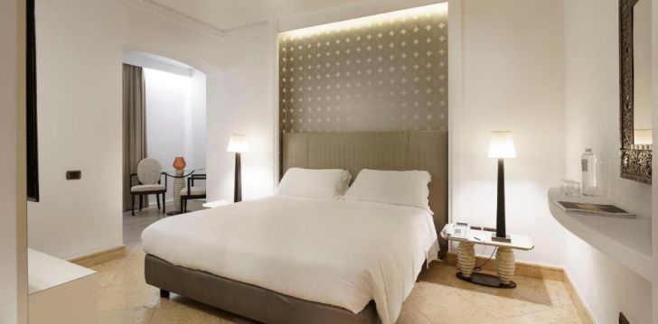 Viešbutis ROMANO PALACE LUXURY HOTEL įsikūręs Italija. 