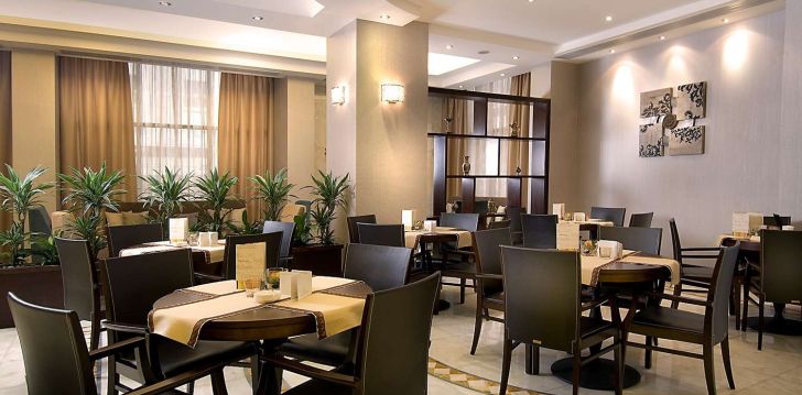 Viešbutis HOLIDAY INN ABU DHABI DOWNTOWN įsikūręs JAE.